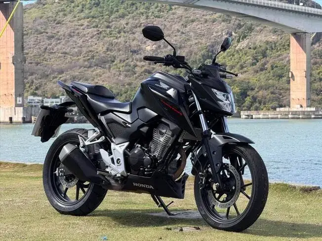 Honda CB 300F TWISTER CBS