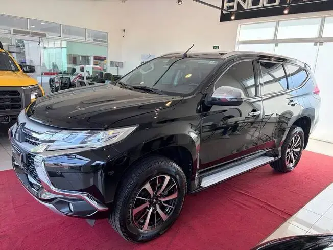Mitsubishi PAJERO SPORT HPE 2.4 4x4 Diesel Aut. PAJERO SPORT HPE 2.4 4x4 Diesel Aut.