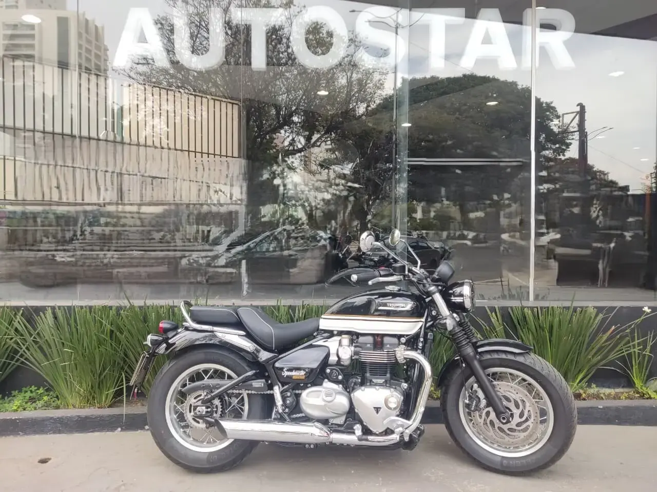 galeria Bonneville Speedmaster