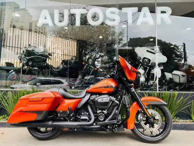 Harley Davidson Street Glide SPECIAL FLHXS