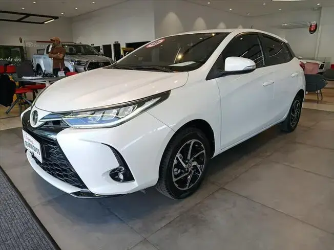YARIS 1.5 16V FLEX XLS CONNECT MULTIDRIVE