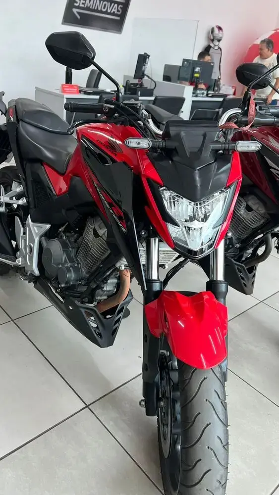 galeria CB 300F TWISTER CBS