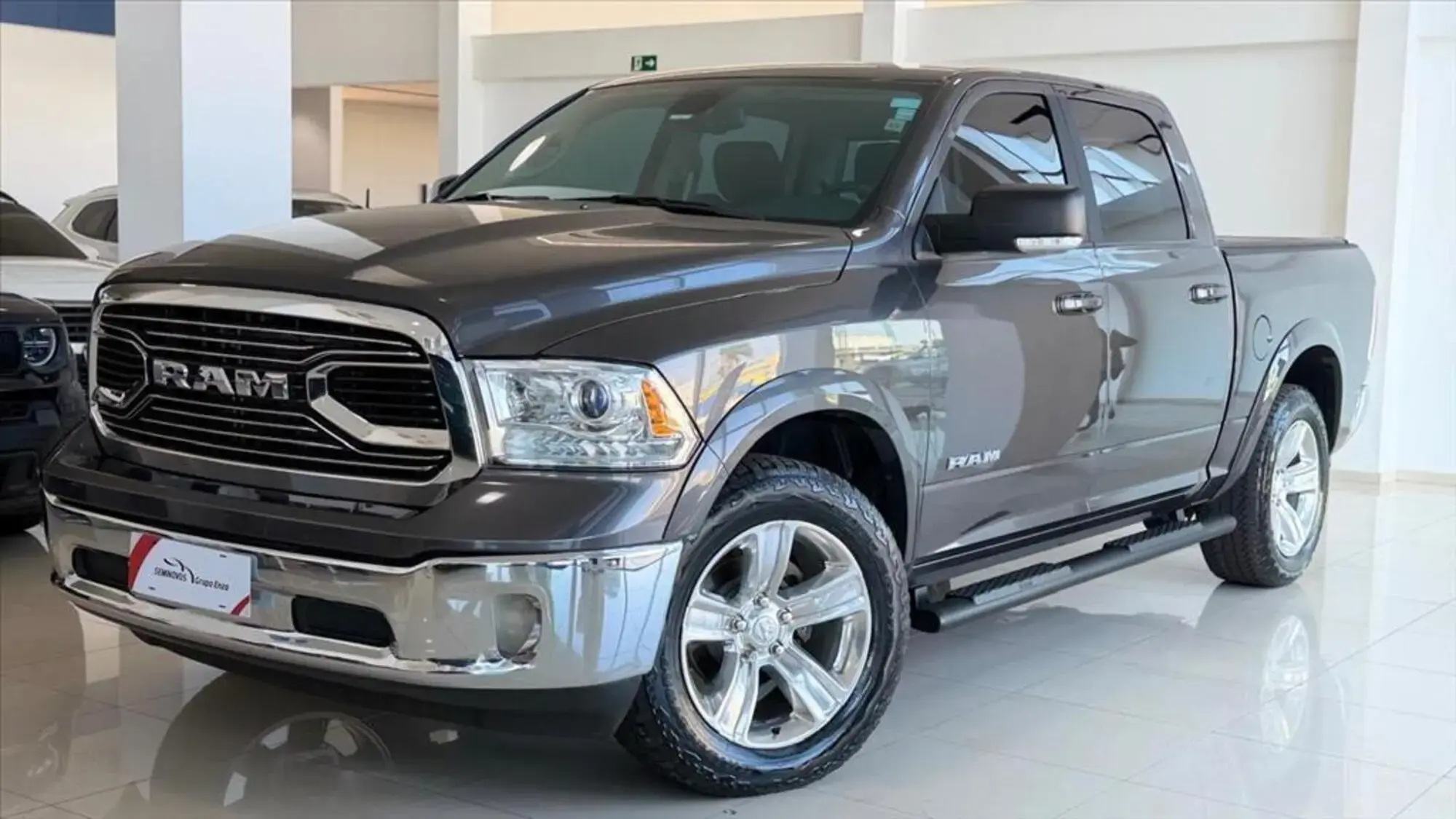 Classic 5.7 V8 Gasolina Laramie Cd 4X4 Automático
