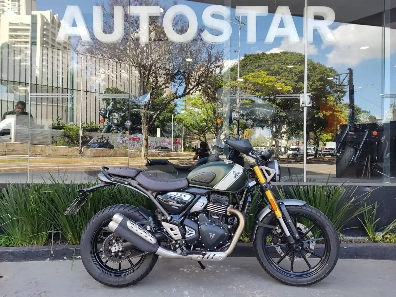 galeria Scrambler 400 X