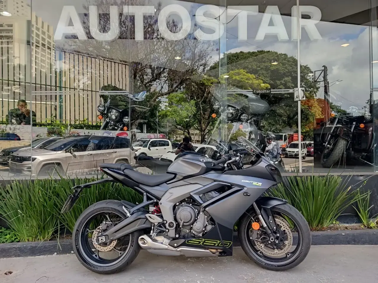 galeria Daytona 660