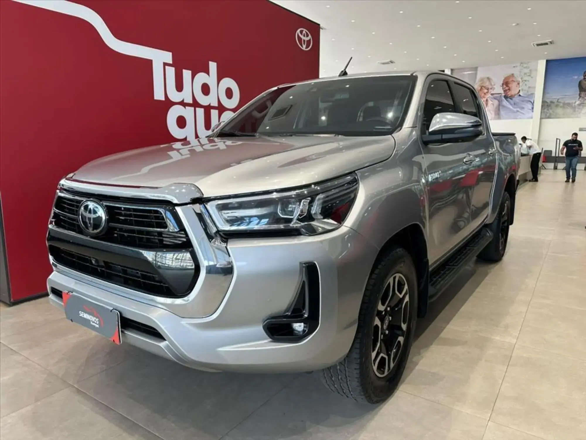 Hilux 2.8 D-4D Turbo Diesel Cd Srx 4X4 Automático