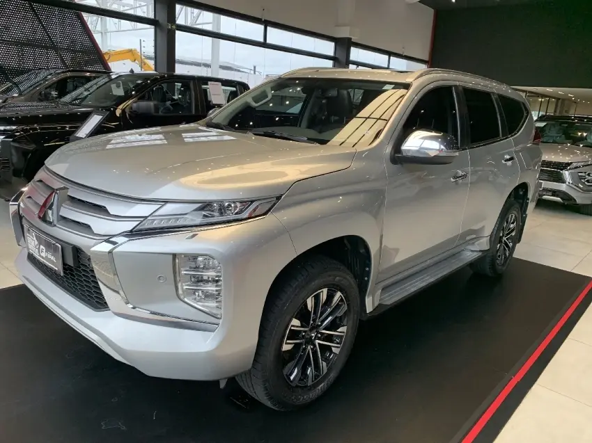 galeria PAJERO SPORT