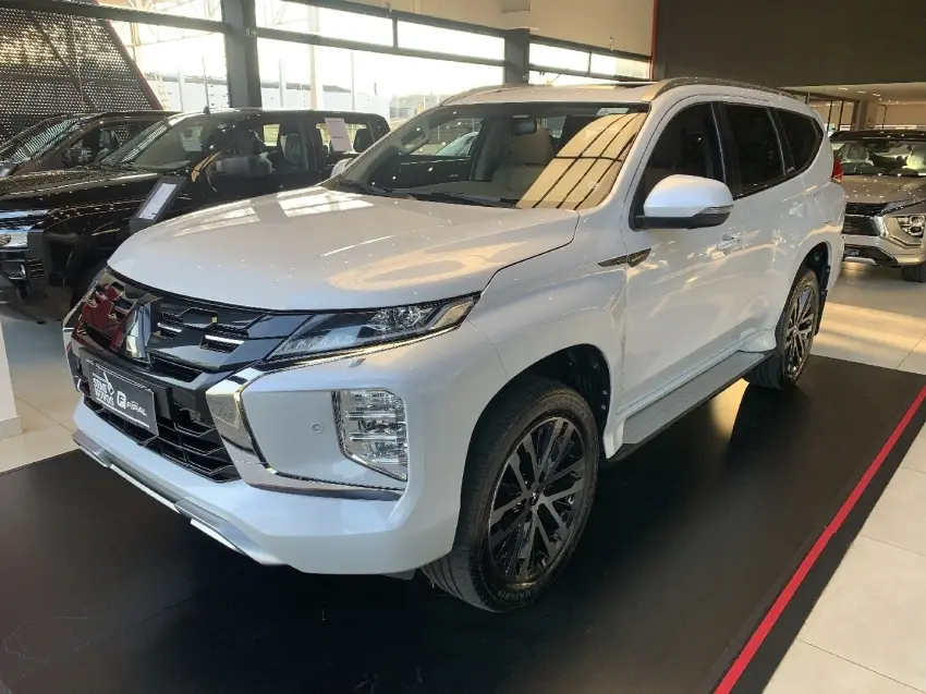 galeria PAJERO SPORT