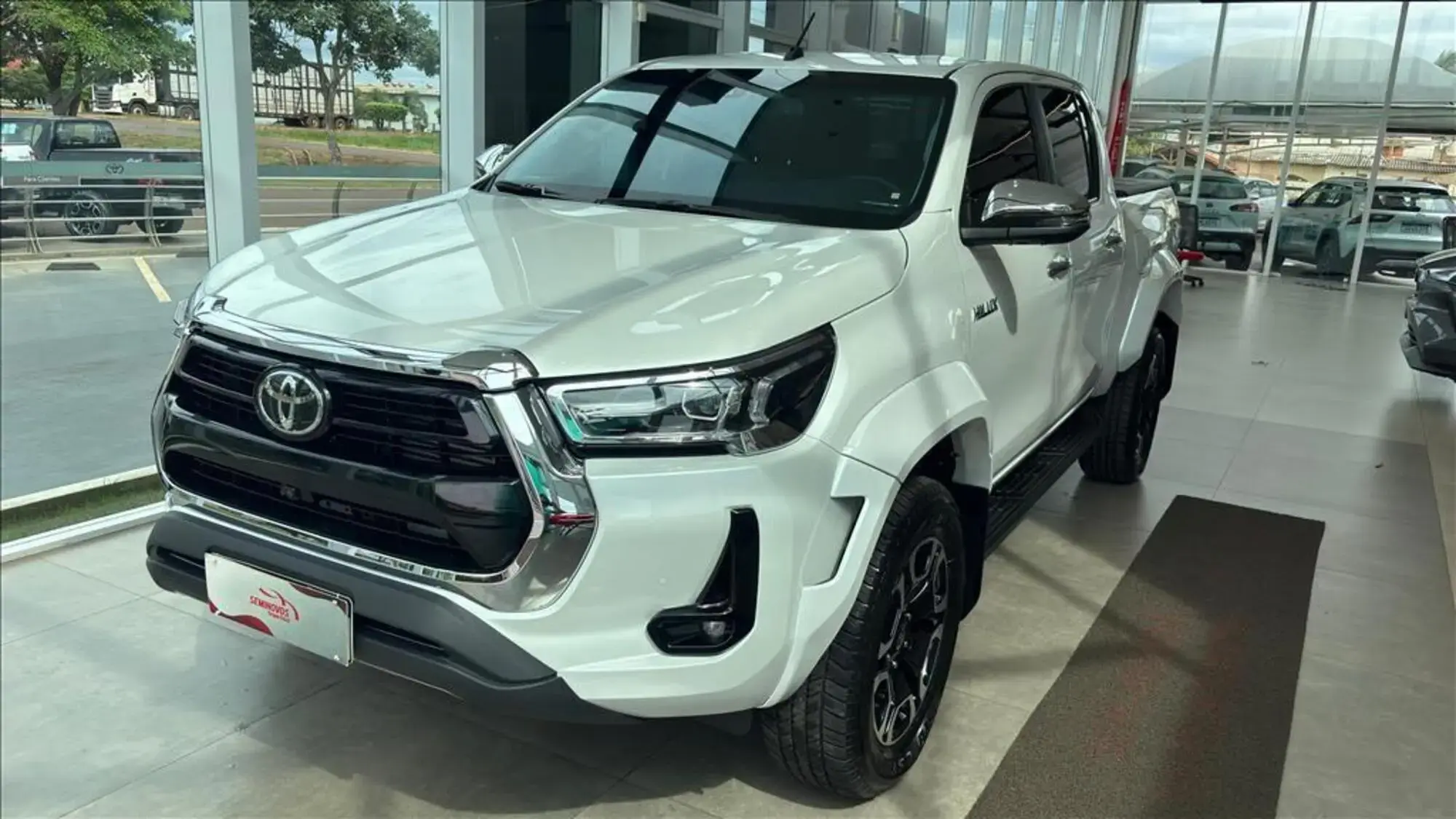 Hilux 2.8 D-4D Turbo Diesel Cd Srx Plus 4X4 Automático