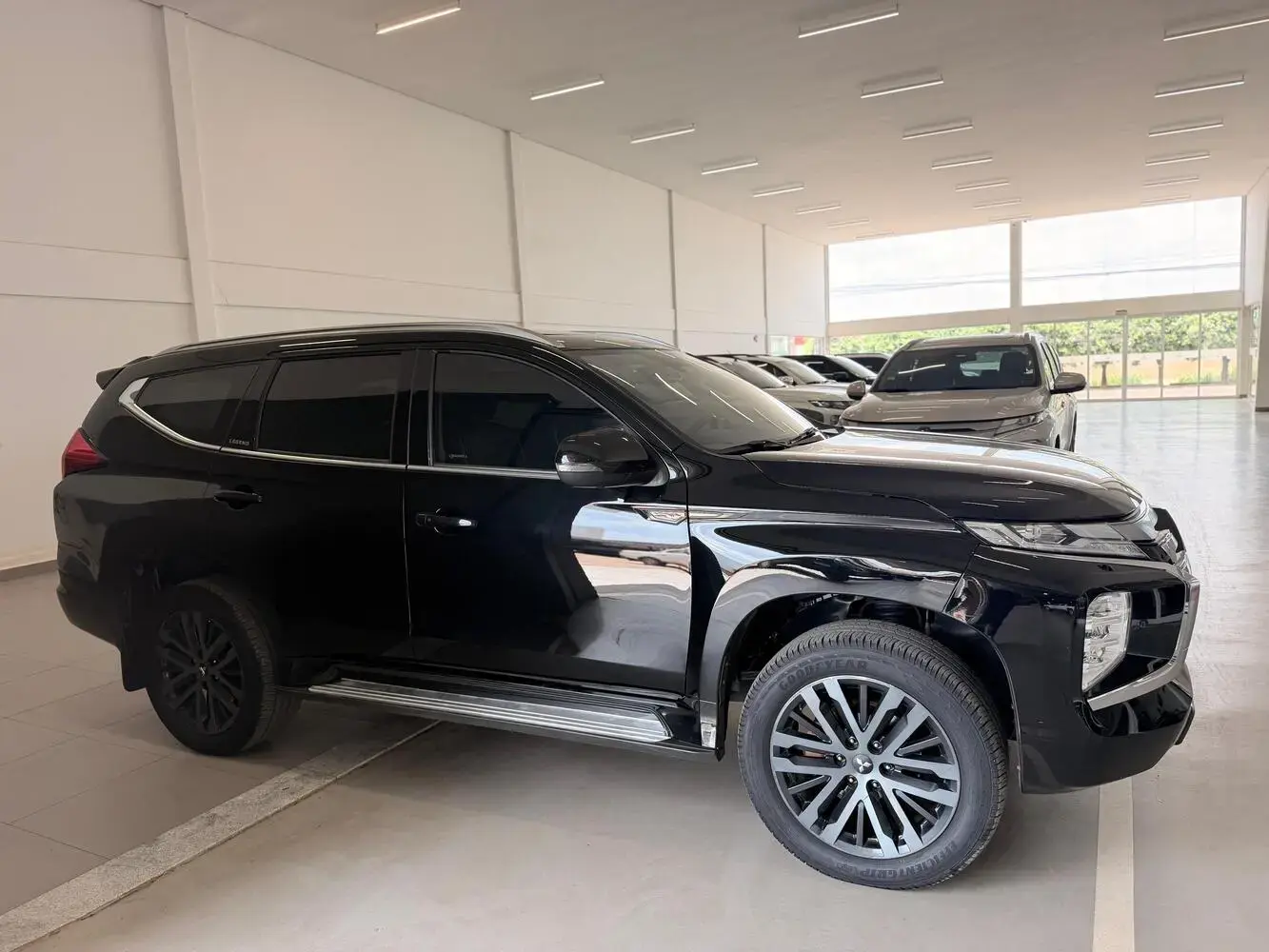 galeria MITSUBISHI PAJERO SPORT LEGEND