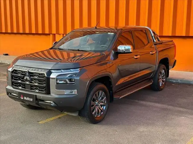 Mitsubishi TRITON 2.4 BITURBO DIESEL CD HPE-S 4X4 AUTOMÁTICO
