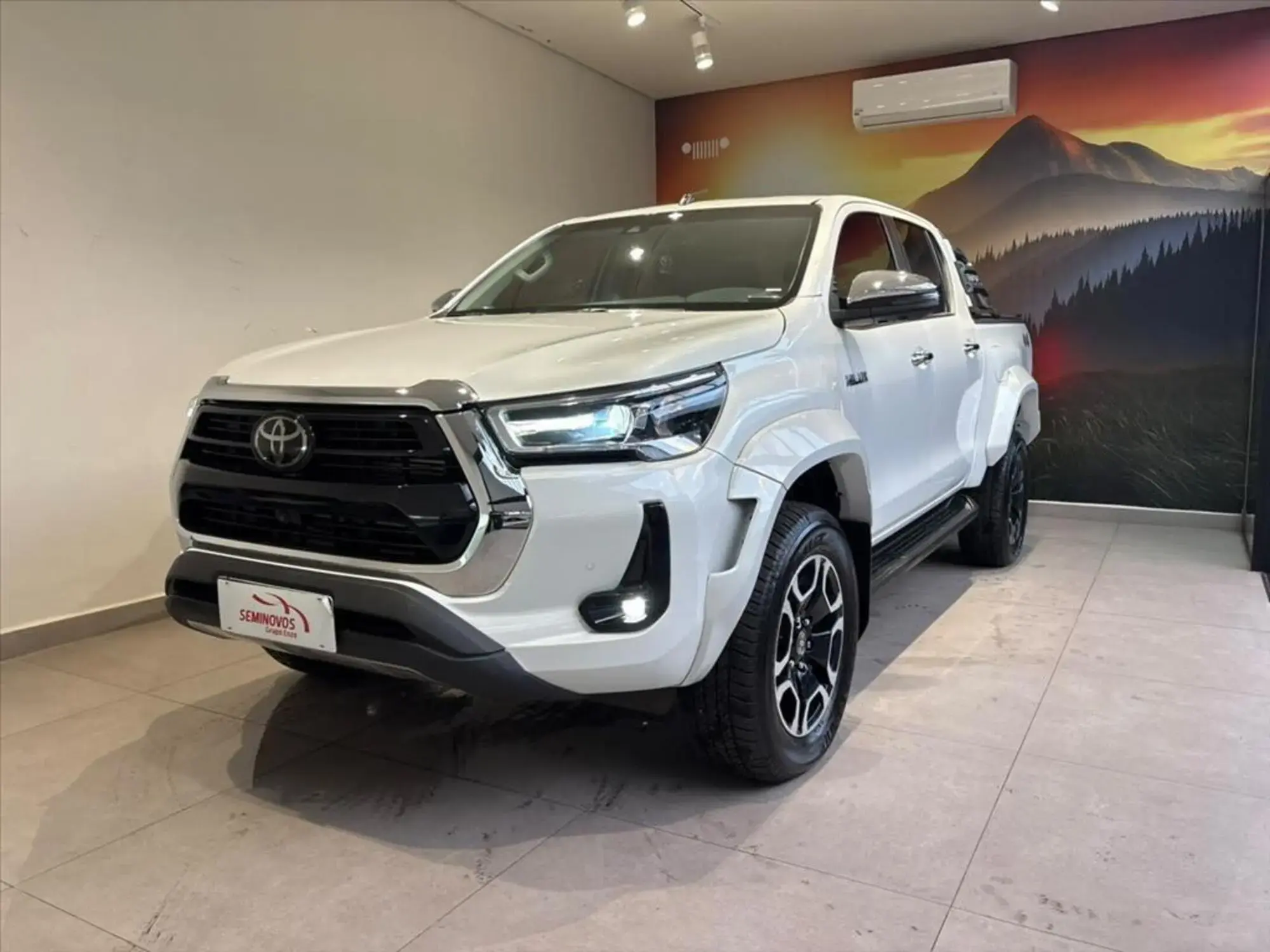 Hilux 2.8 D-4D Turbo Diesel Cd Srx Plus 4X4 Automático