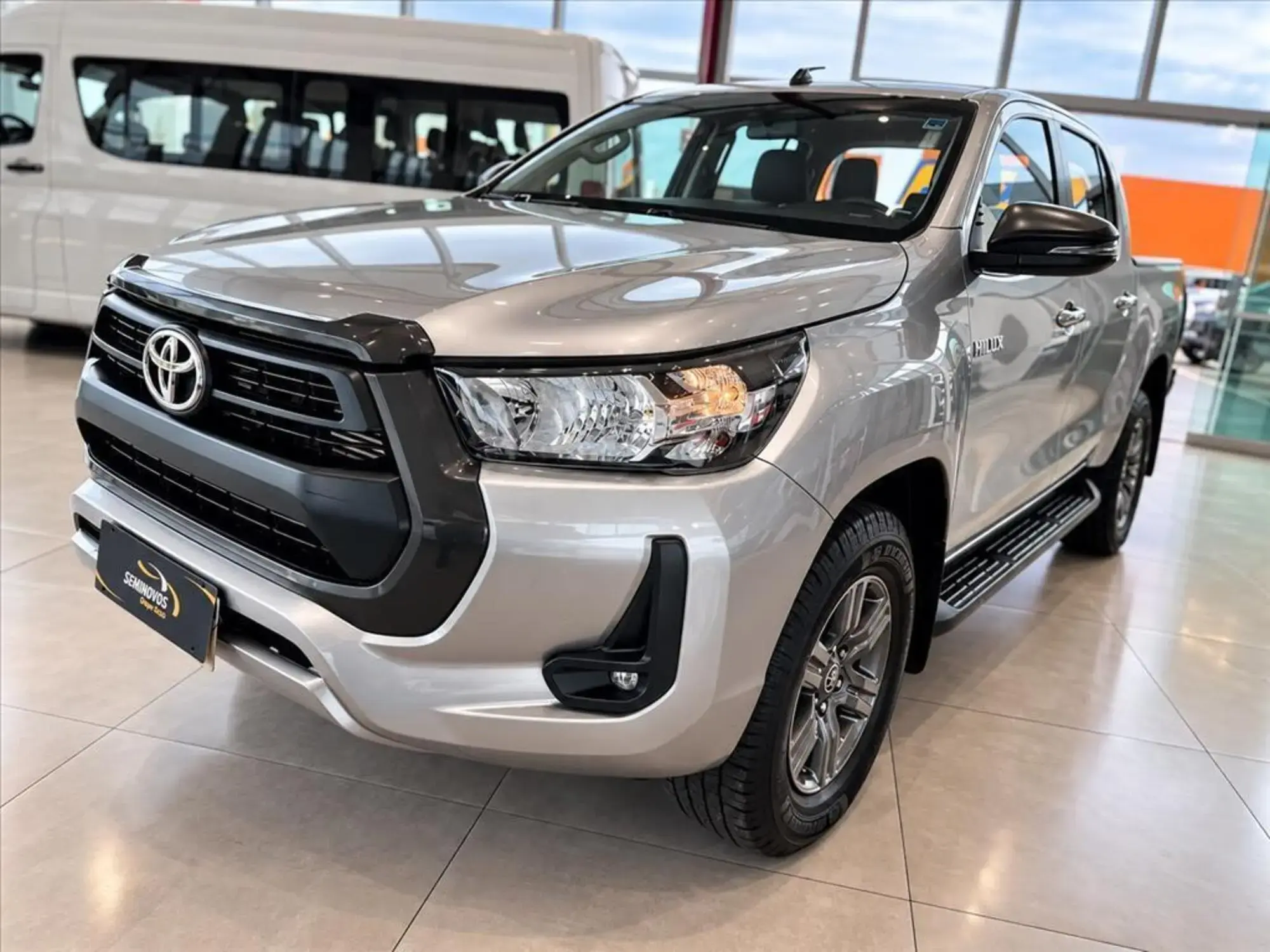Hilux 2.8 D-4D Turbo Diesel Cd Sr 4X4 Automático