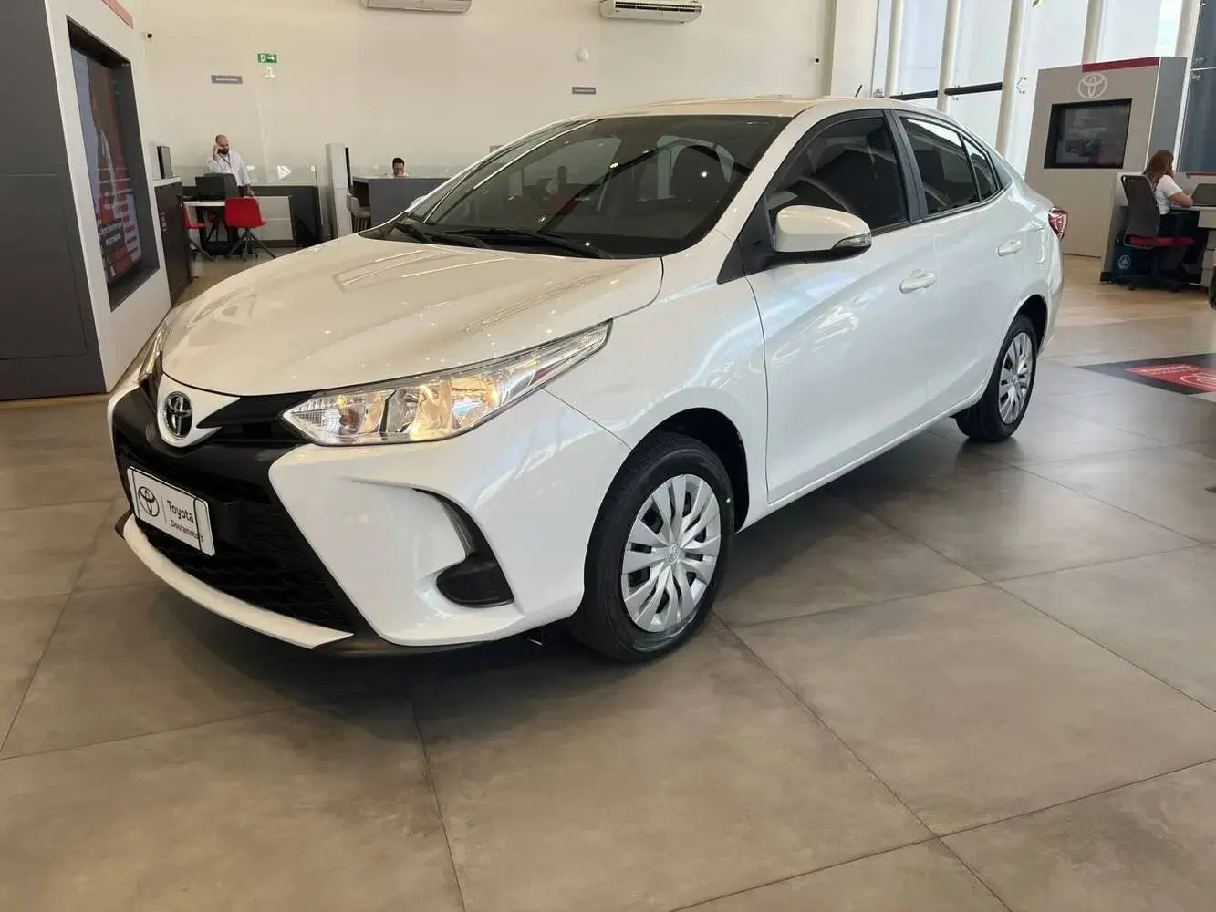 galeria YARIS SEDAN XL